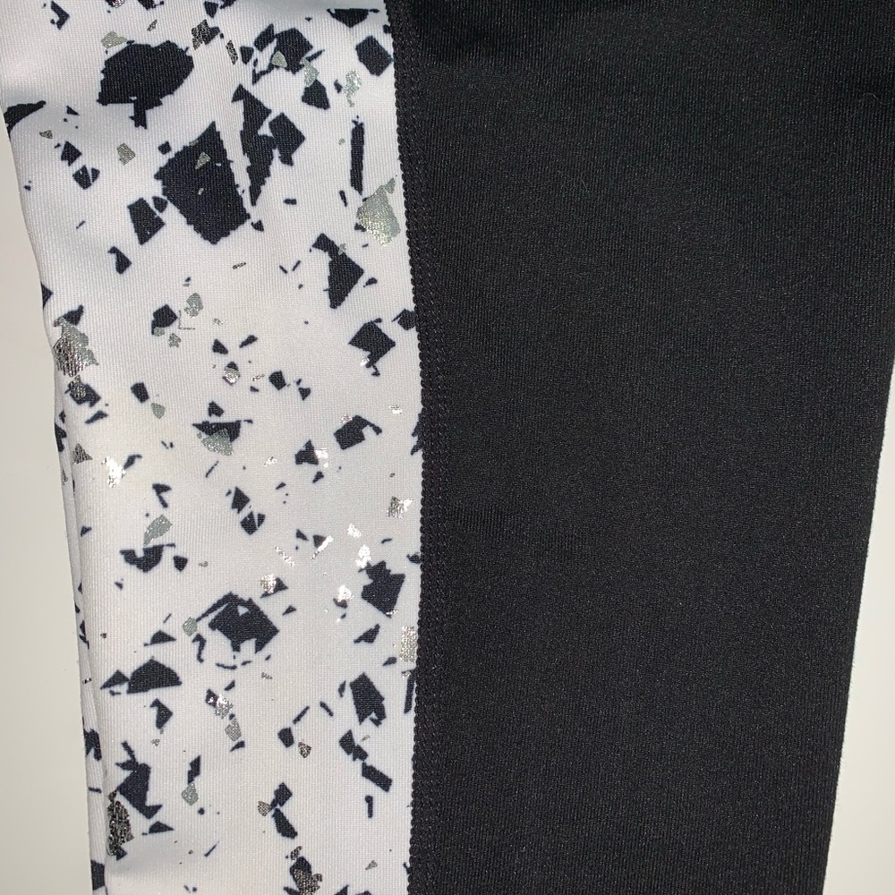 Girls capri leggings from zella.